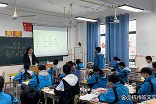 表现高效！杰伦-威廉姆斯半场8中5&三分3中2得到14分2篮板